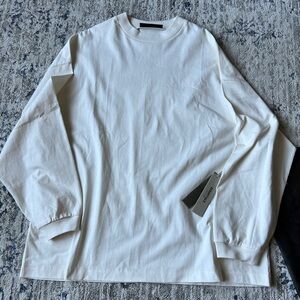 ✅ Fear of God Essentials FW23 Long Sleeve Tee 'Cloud Dancer'